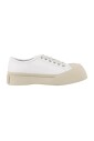 sneakers-en-cuir-avec-semelle-en-caoutchouc