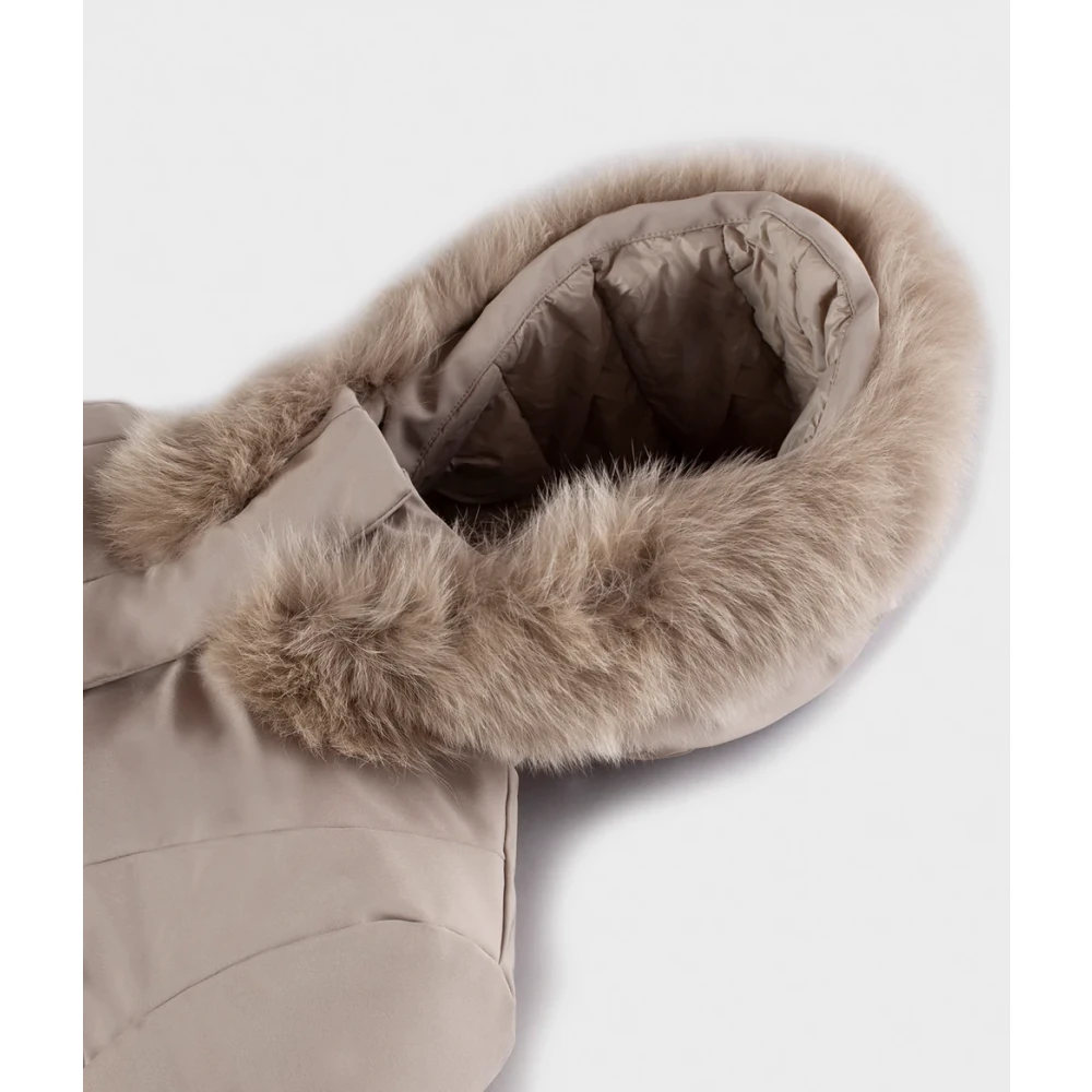 RefrigiWear Stijlvolle Jassen voor Alle Seizoenen Beige Dames