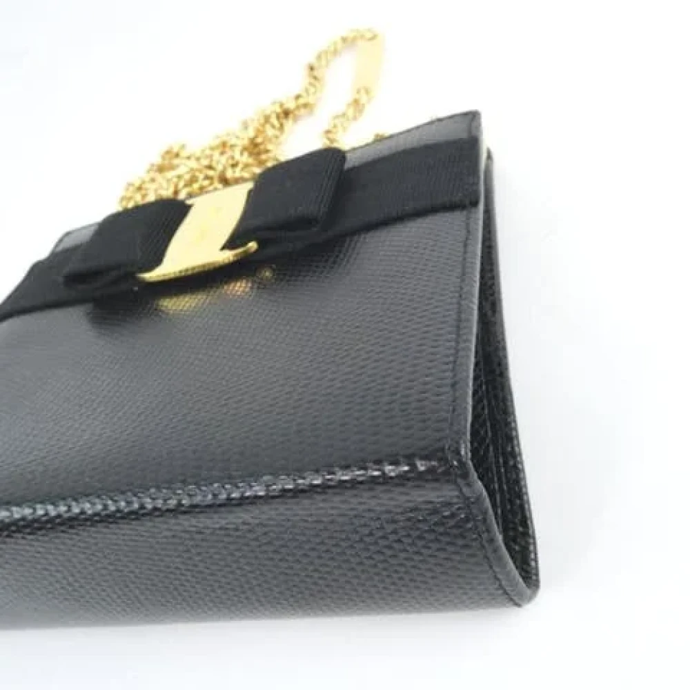 Salvatore Ferragamo Pre-owned Leather crossbody-bags Black Dames