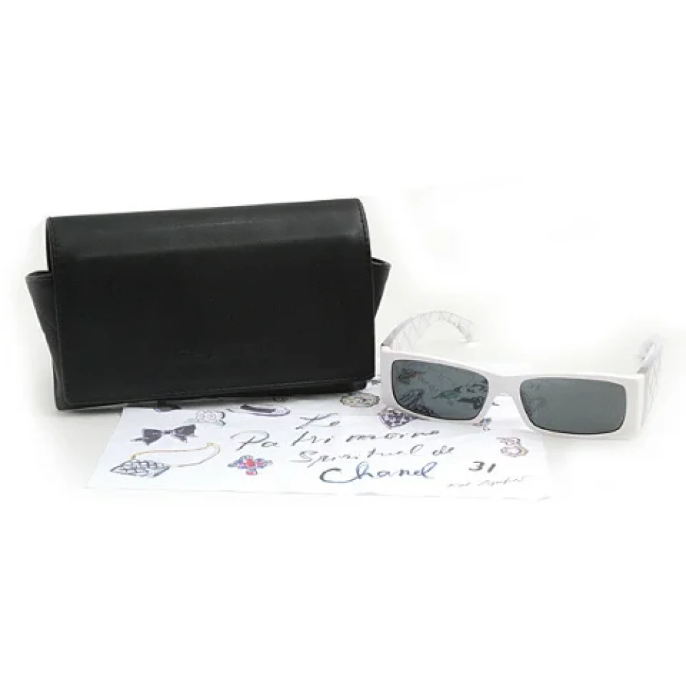 Chanel Vintage Pre-owned Plastic sunglasses White Dames