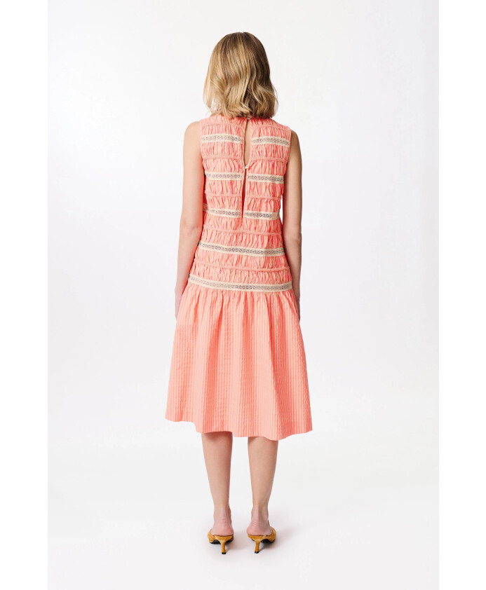robe-midi-a-rayures-en-seersucker-avec-broderie
