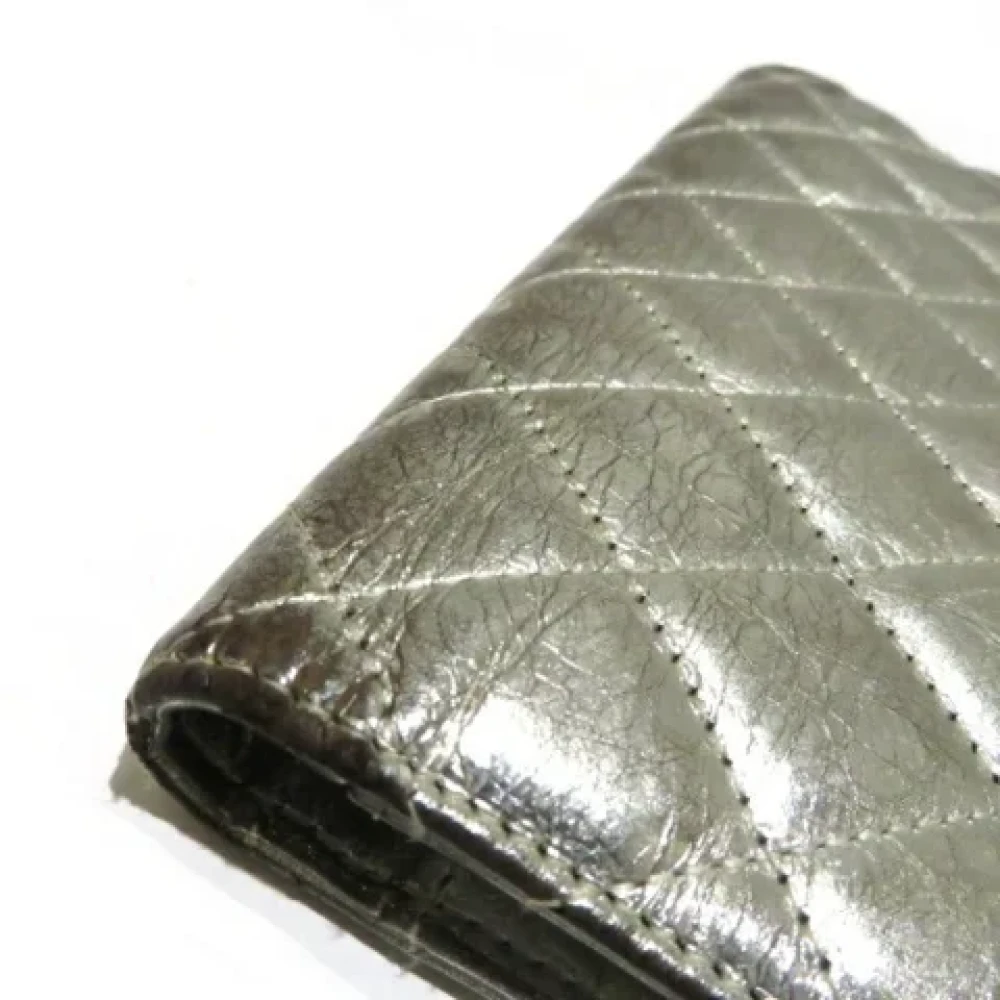 Chanel Vintage Pre-owned Leather wallets Gray Dames