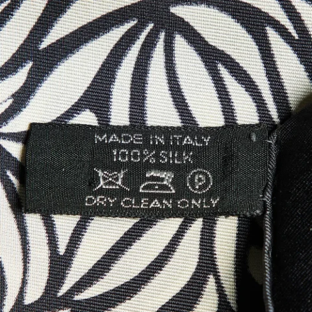 Tom Ford Pre-owned Silk scarves Black Dames