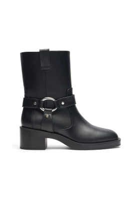 Moto Bootie med hårdvarudetaljer