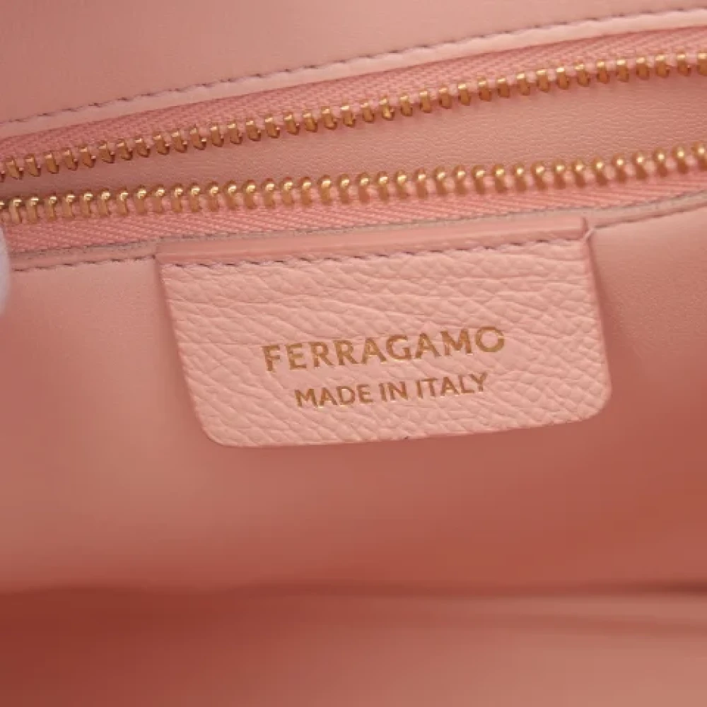 Salvatore Ferragamo Pre-owned Leather handbags Pink Dames