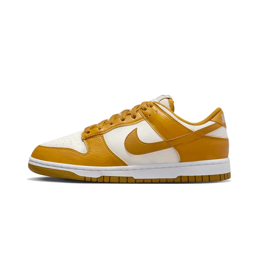 Nike - Shoes > Sneakers - Orange - Nike - Modalova