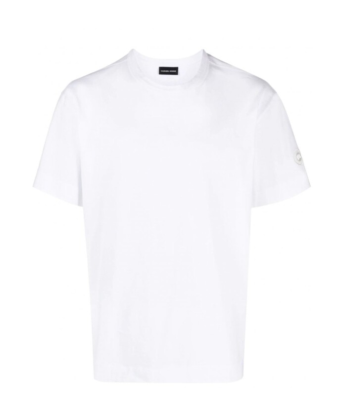 relaxed-white-t-shirt-with-logo-patch