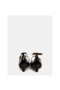 talons-en-cuir-verni-noir-avec-boucle