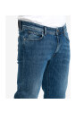 slim-fit-jeans