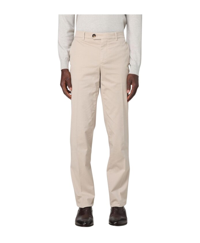 chinos-droits-beige-intemporels