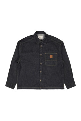 veste-chemise-en-denim-bleu-coupe-classique
