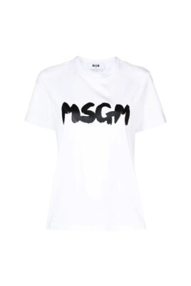 white-woman-t-shirt