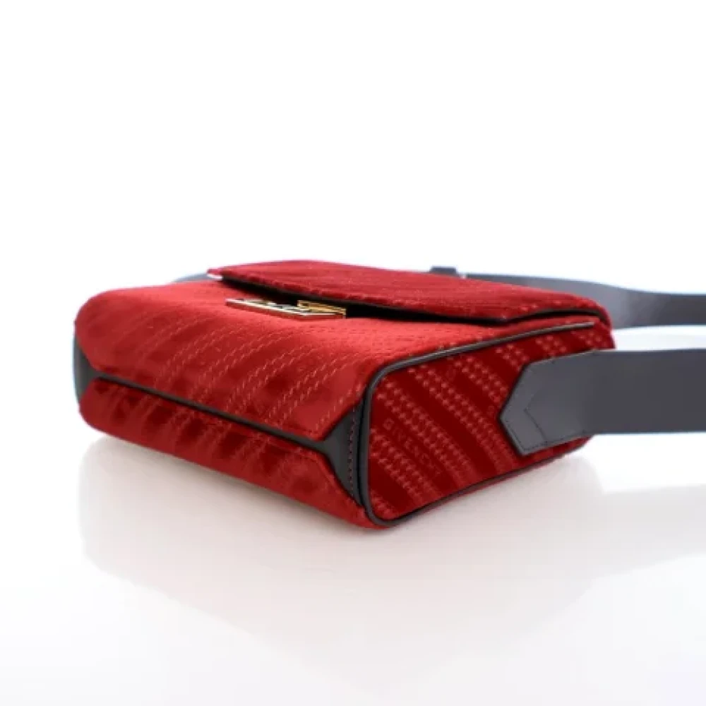Givenchy Pre-owned Velvet shoulder-bags Red Dames