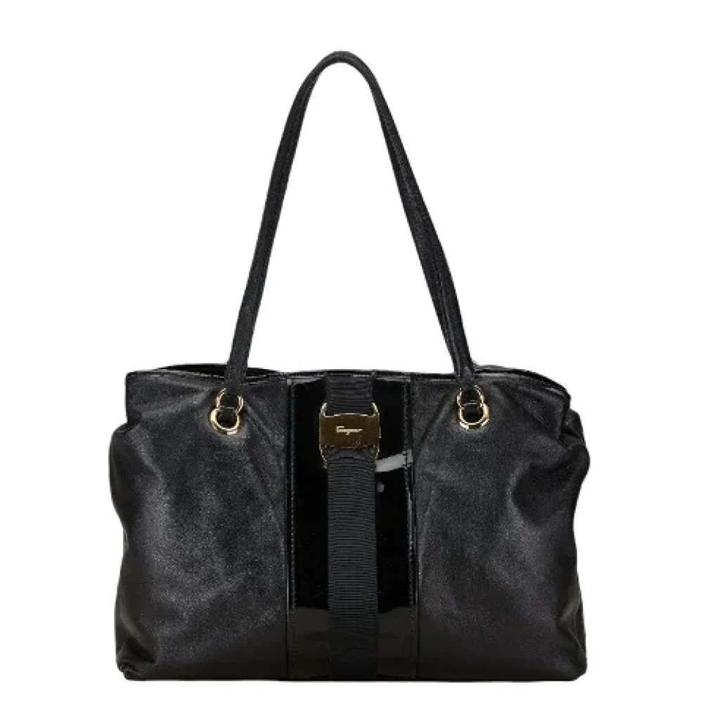 Salvatore Ferragamo Pre-owned Leather shoulder-bags Black Dames