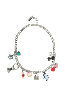 collier-de-charmes-avec-pendentifs-amusants