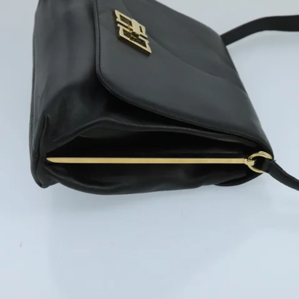 Salvatore Ferragamo Pre-owned Leather shoulder-bags Black Dames