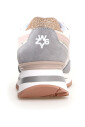 sneaker-technique-gris-avec-daim