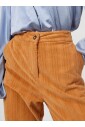 high-waisted-gestreepte-broek
