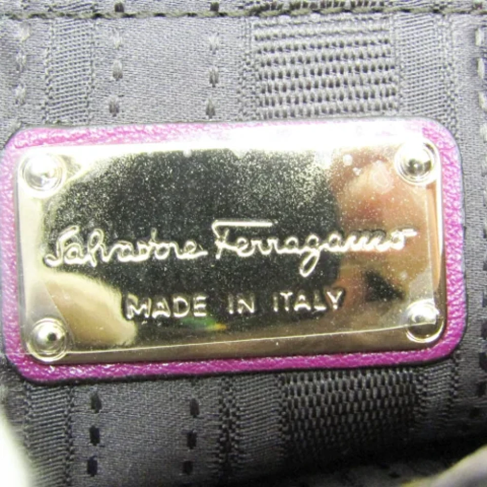 Salvatore Ferragamo Pre-owned Leather shoulder-bags Purple Dames