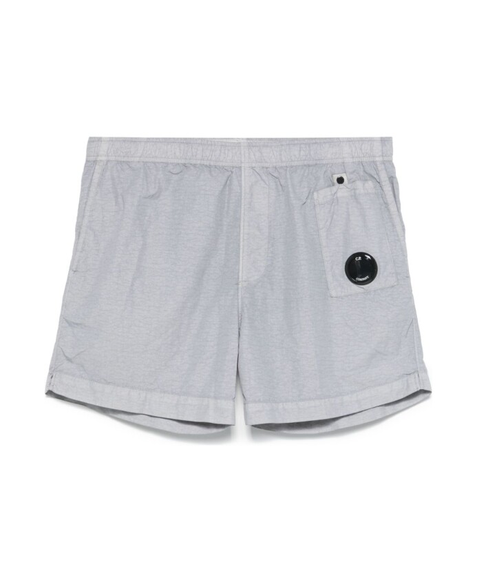 grijze-zee-kleding-met-lensdetail