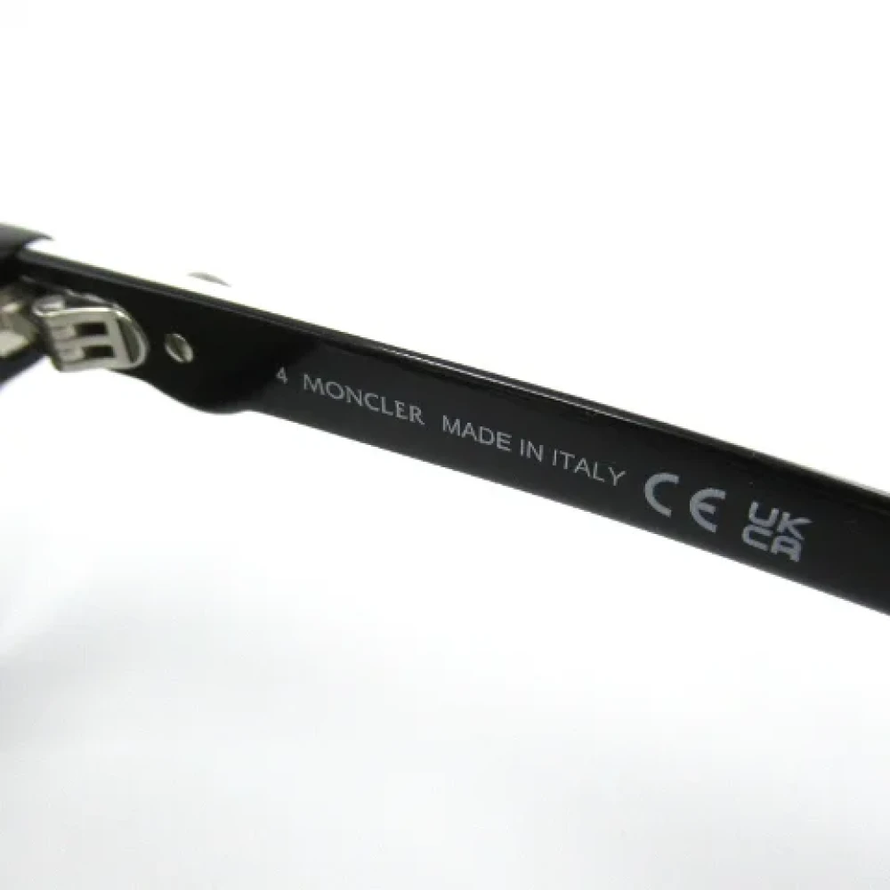 Moncler Pre-owned Plastic sunglasses Black Dames