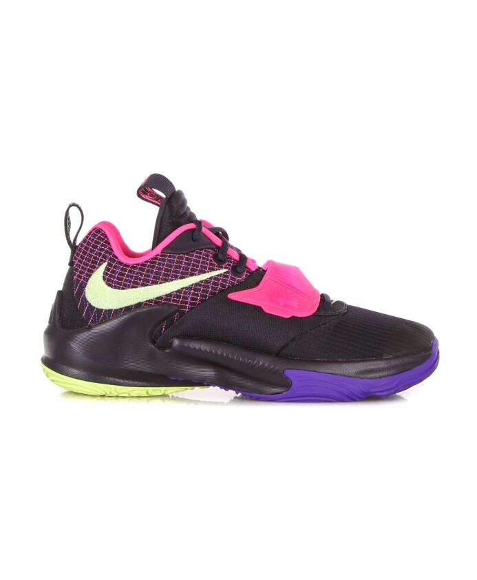 youth-basketball-shoe-freak-3