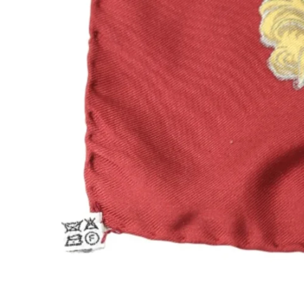 Hermès Vintage Pre-owned Silk scarves Red Dames