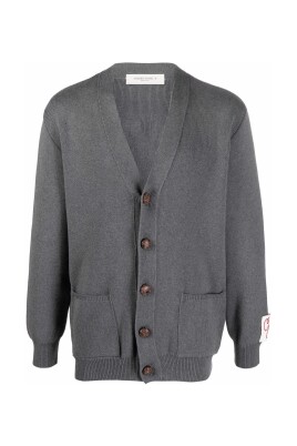 cardigan-gris-fonce-boutonne