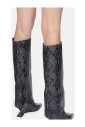 botte-tube-en-cuir-imprime-python
