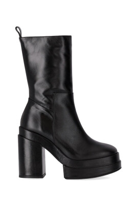 bottine-en-cuir-noir-a-bout-carre