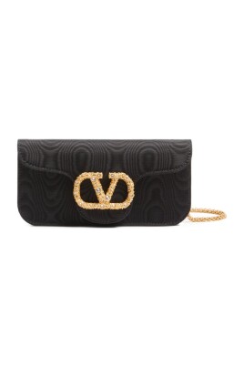 black-foldover-top-shoulder-bag