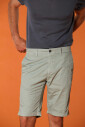 shorts-bermuda-chino-elegants-vert-clair