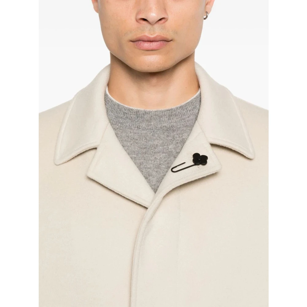 Lardini Ivoor Wollen Jas met Broche Detail White Heren
