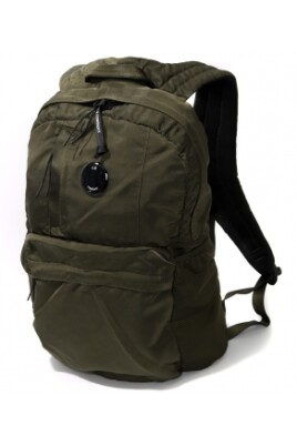 gron-linsdetalj-nylon-ryggsack