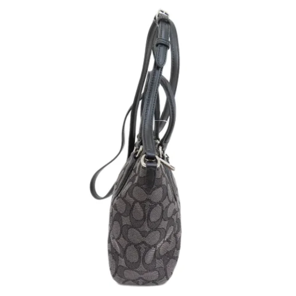 Coach Pre-owned Fabric handbags Gray Dames
