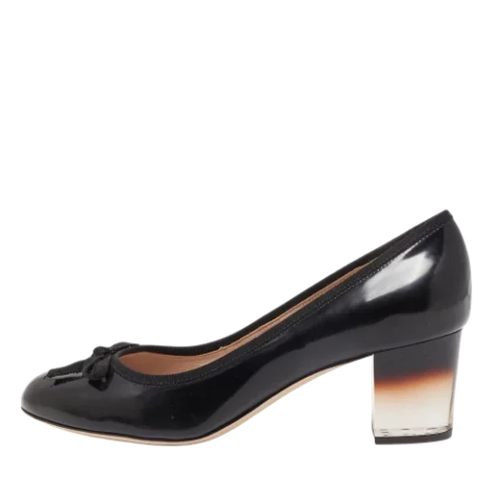 Salvatore Ferragamo Pre-owned Leather heels Zwart Dames