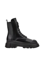 Trendige Schnürstiefel