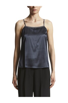 blank-straek-silke-satin-top