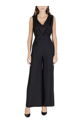 black-v-neck-jumpsuit-with-pockets