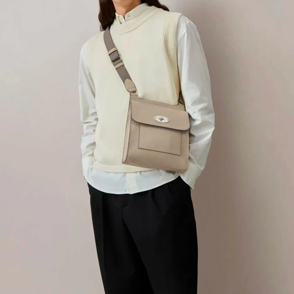 Mulberry Klassieke Unisex Tas met Verstelbare Leren Band Beige Dames