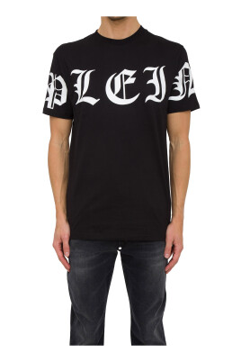 black-round-neck-t-shirt