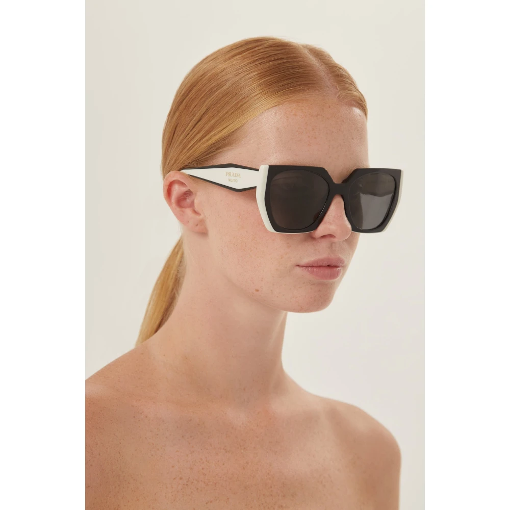 Prada Oversized Cat Eye Zonnebril Black Dames