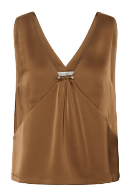 elegant-top-with-wide-straps