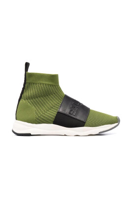 vert-elegant-ferme-plat-sneakers