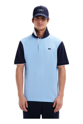 short-sleeved-cotton-sky-blue-t-shirt-with-two-tone-collar-relaxed-fit
