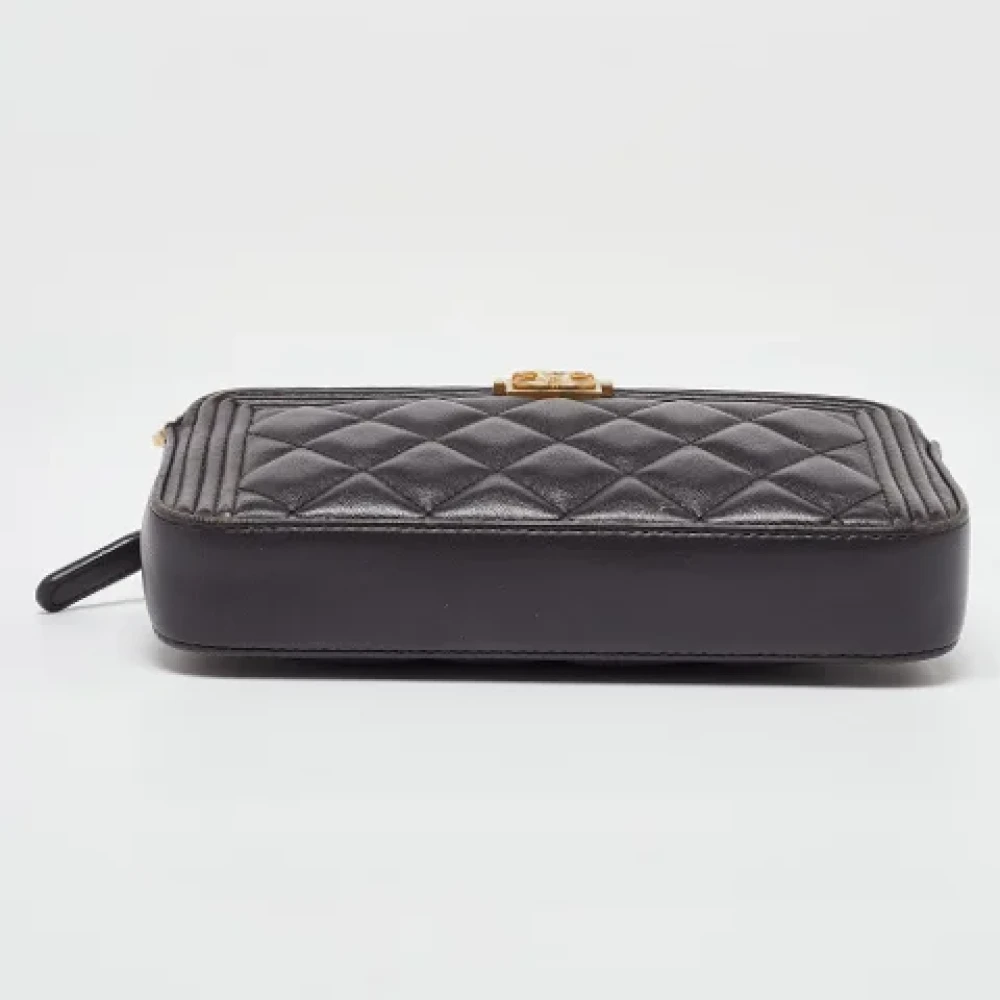 Chanel Vintage Pre-owned Leather clutches Gray Dames