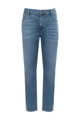 classic-logo-jeans