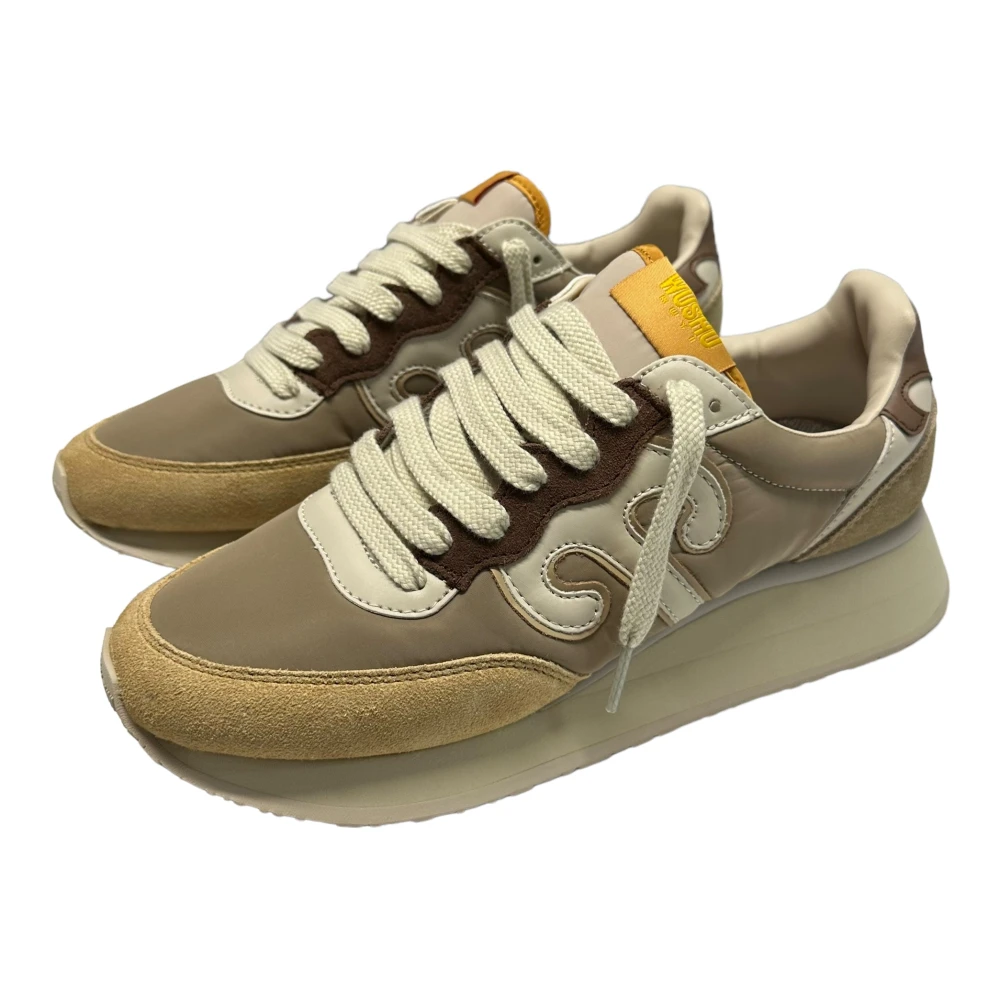 Wushu Ruyi Sneaker van suède en nylon rubberen zool Beige Dames