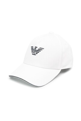 white-hats-and-beanies-627920cc99041510