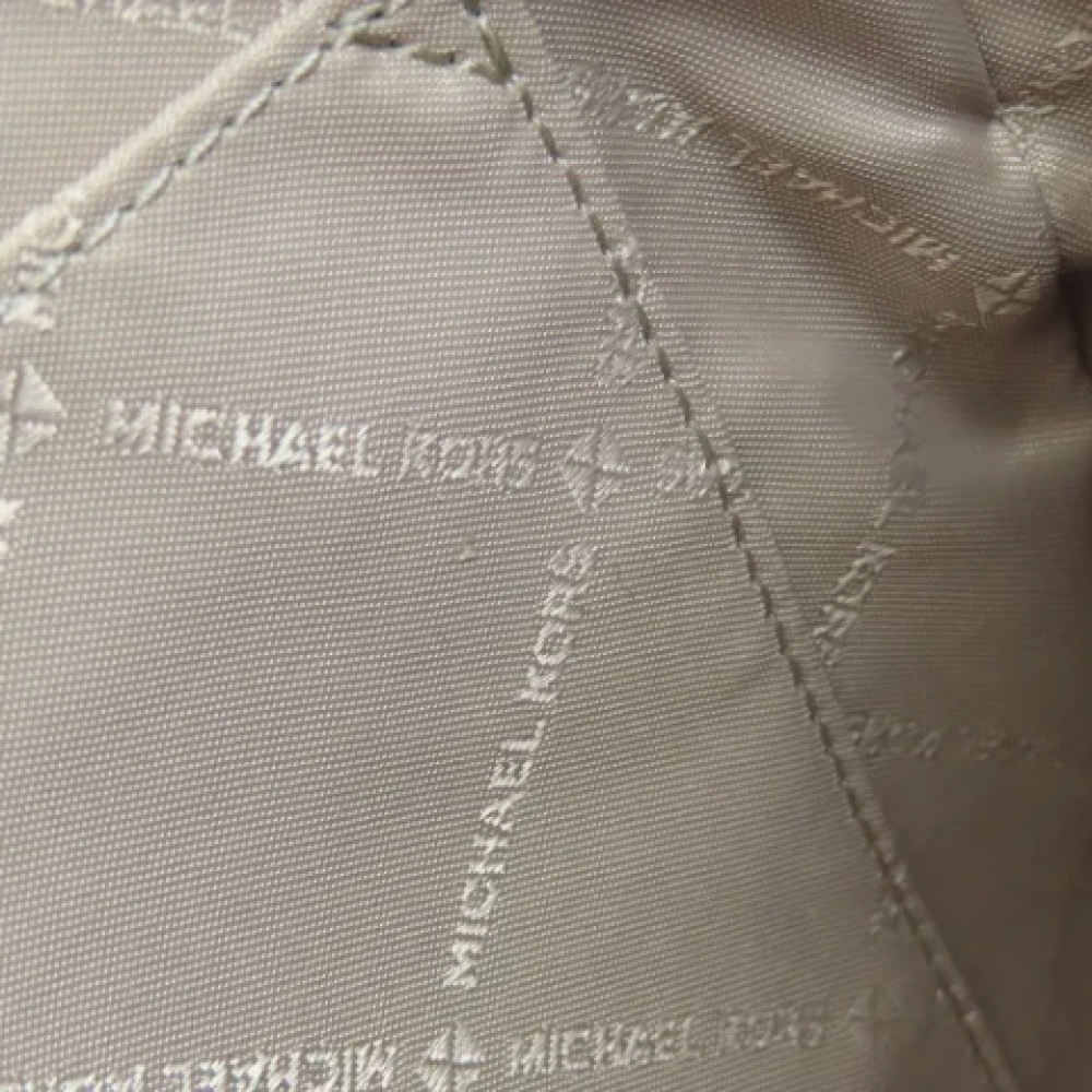 Michael Kors Pre-owned Plastic shoulder-bags Beige Dames